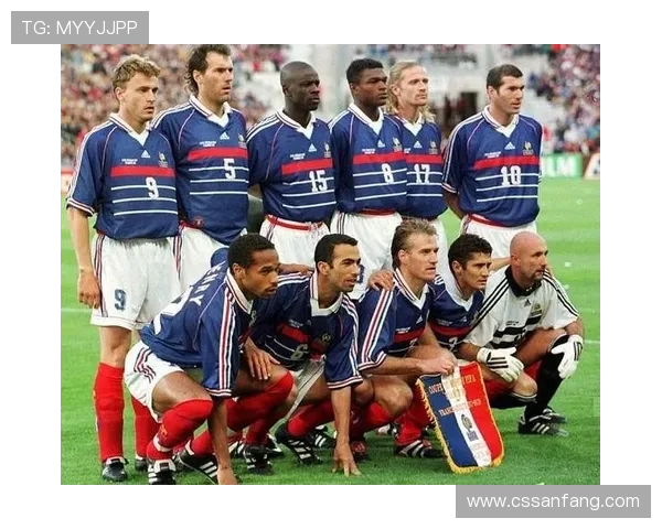 回望1998年世界杯表演赛的激情与传奇瞬间全球球迷记忆中的荣耀篇章 回望1998年世界杯表演赛的激情与传奇瞬间全球球迷记忆中的荣耀篇章