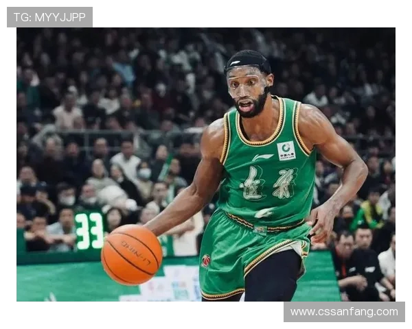 上海队国内球员今日正式恢复训练洛夫顿白边弗格预计初十归队备战新赛季 上海队国内球员今日正式恢复训练洛夫顿白边弗格预计初十归队备战新赛季